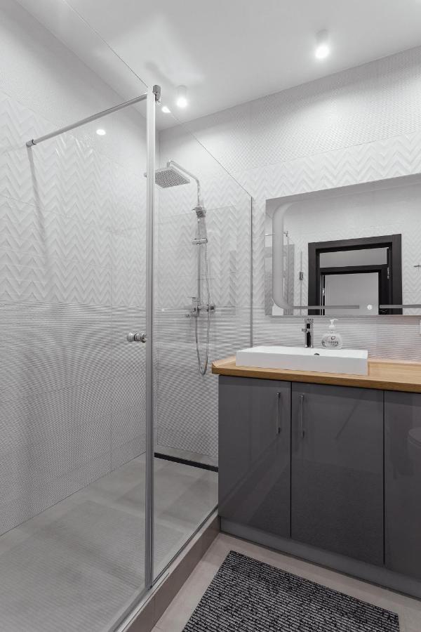 White Apartment In 12 Floor オデッサ エクステリア 写真